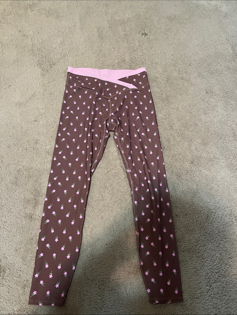 NWOT size M joylab floral leggings